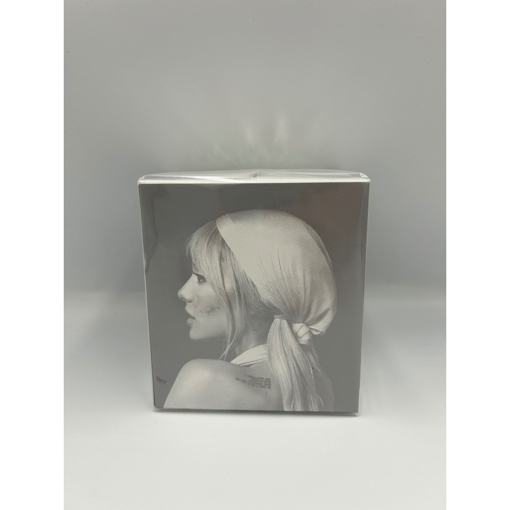 Ariana Grande Mod Vanilla Eau de Parfum 1.0 oz Brand New Sealed - Picture 2 of 5